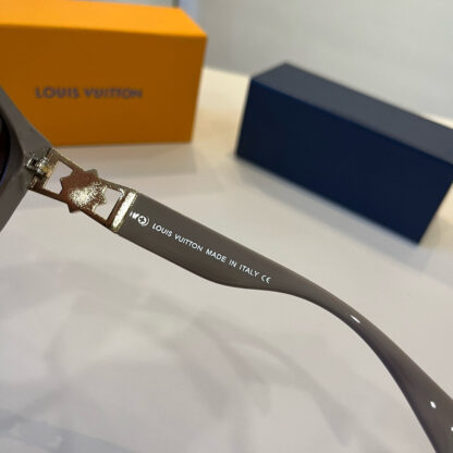 LOUIS VUITTON Fashion Sunglasses - Image 10