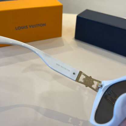 LOUIS VUITTON Fashion Sunglasses - Image 10