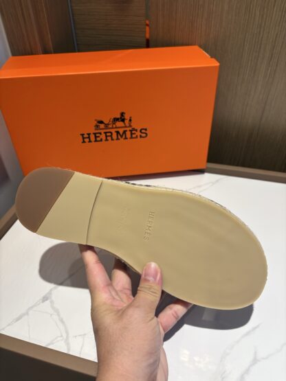 Hermes pure black comfortable versatile non-slip breathable casual slippers - Image 9