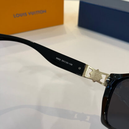 LOUIS VUITTON Fashion Sunglasses - Image 11