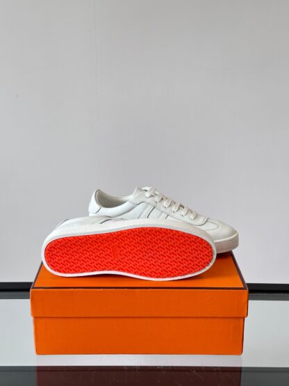 Hermes white high-end men's low-top thick-soled casual sports shoes - Image 9