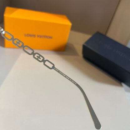 LOUIS VUITTON Fashion Sunglasses - Image 11