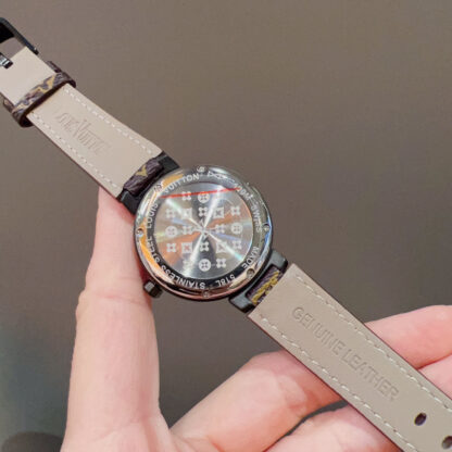 Louis Vuitton simple and elegant watch - Image 9