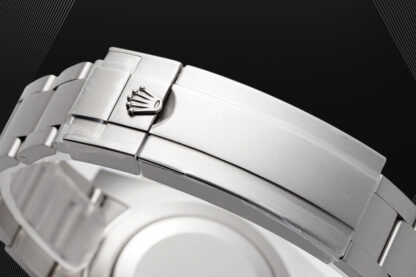 Rolex's new custom-made SUB Submariner - Image 9