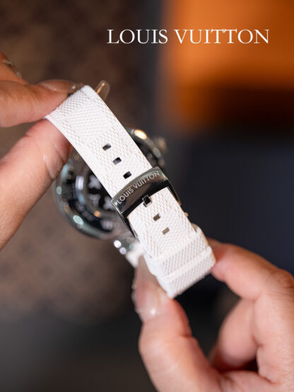 Louis Vuitton Cowhide Quartz Watch - Image 9