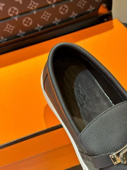 Hermès Classic Men's Black Soft and Durable Loafers - Image 9