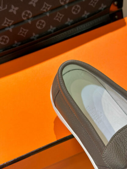 Hermès Classic Men's Grey Soft Durable Loafers - Image 9