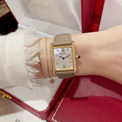 Cartier Square High-end Elegant and Refined Watch - Image 9