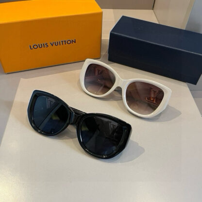 LOUIS VUITTON Fashion Sunglasses - Image 10