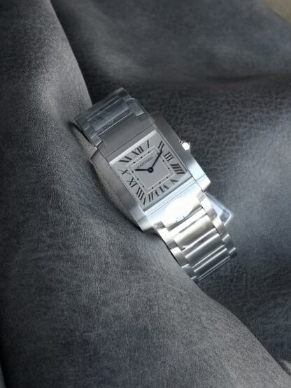 Cartier elegant round soft ladies watch - Image 8