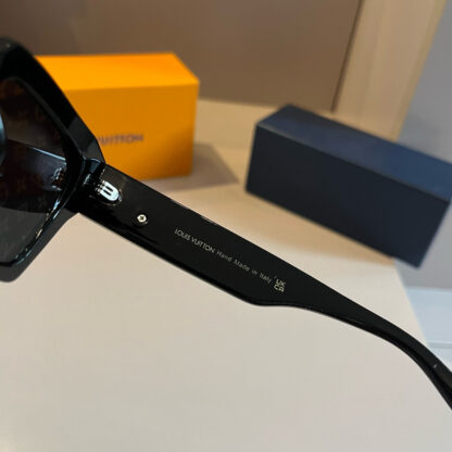 LOUIS VUITTON Fashion Sunglasses - Image 10