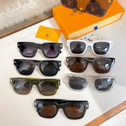 LOUIS VUITTON Fashion Sunglasses - Image 10