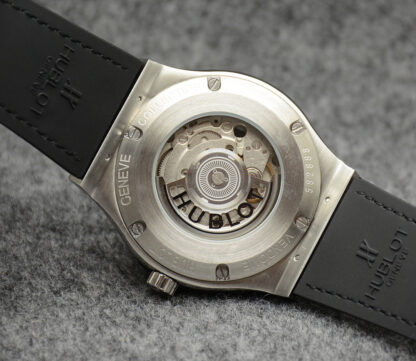 Hublot Classic Men's Mechanical Watch - Image 9
