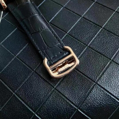 Cartier luxury and elegant men's watch - Image 7