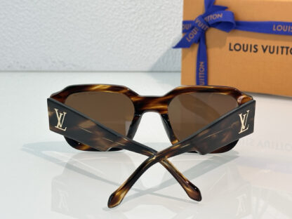 LOUIS VUITTON Fashion Sunglasses - Image 10