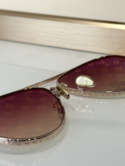 LOUIS VUITTON Fashion Sunglasses - Image 10