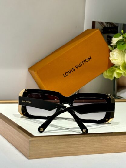 LOUIS VUITTON Fashion Sunglasses - Image 10