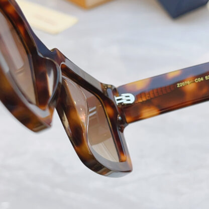 LOUIS VUITTON Fashion Sunglasses - Image 10