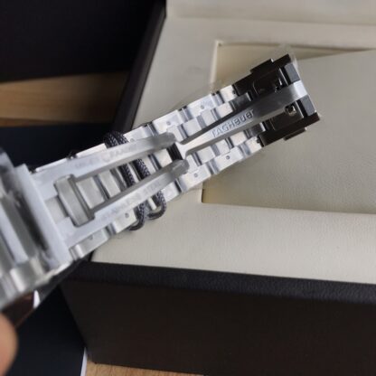 TAGHeuer Carrera series double calendar fashion watch - Image 7