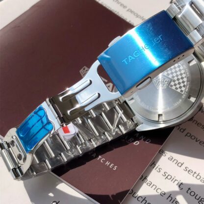 TAGHeuer Quartz Men's Watch - Image 6