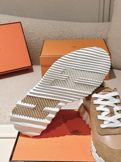 Hermes classic couple light brown comfortable casual sports shoes - Image 9