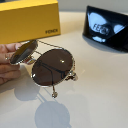 FENDI fashion trend sunglasses - Image 10
