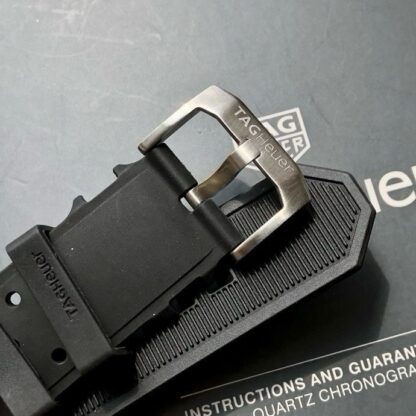 TAGHeuer handsome quartz men's watch - Image 8