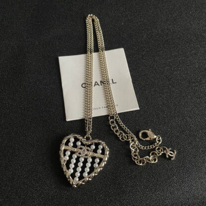 Chanel exquisite temperament heart vintage necklace - Image 7