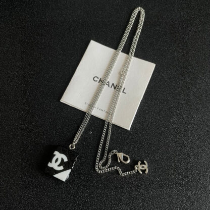 Chanel prismatic double C necklace - Image 9