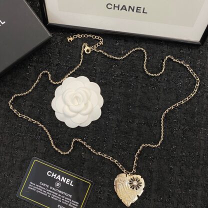 Chanel leather chain vintage heart nameplate sweater chain - Image 10