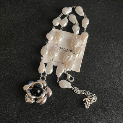 Chanel Camellia Vintage Necklace - Image 9