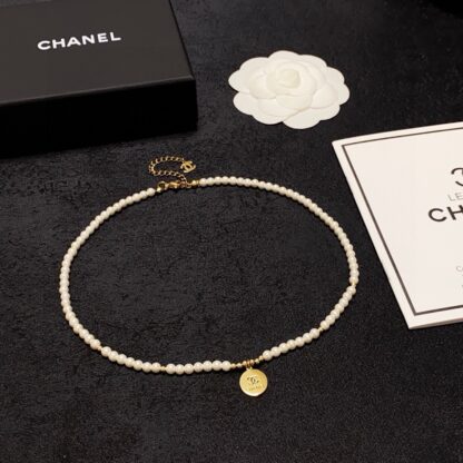 Chanel Round Pearl Pendant Necklace - Image 8