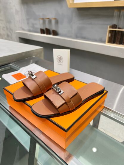 Hermès early spring new brown handmade leather slippers - Image 9