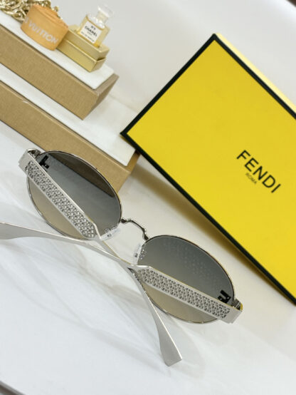 FENDI fashion trend sunglasses - Image 10