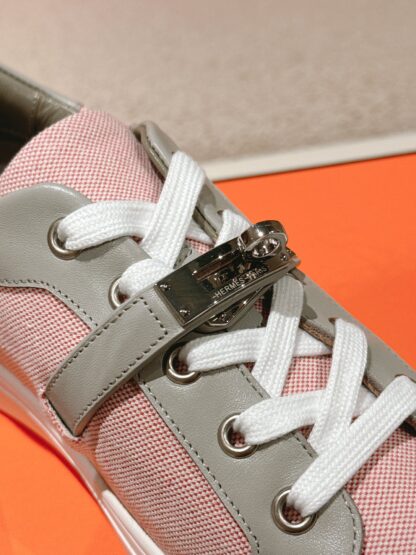 Hermes couple's gray and pink Kelly shoe buckle classic flat casual shoes - Image 9