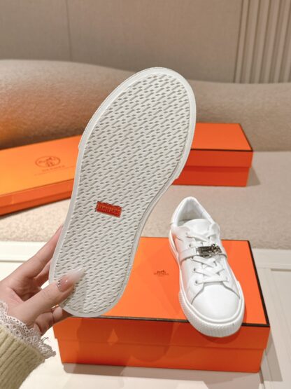 Hermes couple white kelly buckle classic flat casual shoes - Image 9