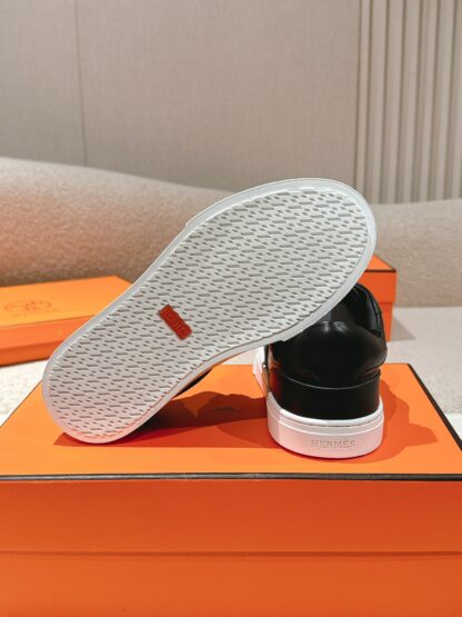 Hermes couple black and white silver kelly shoe buckle classic flat casual shoes - Image 9