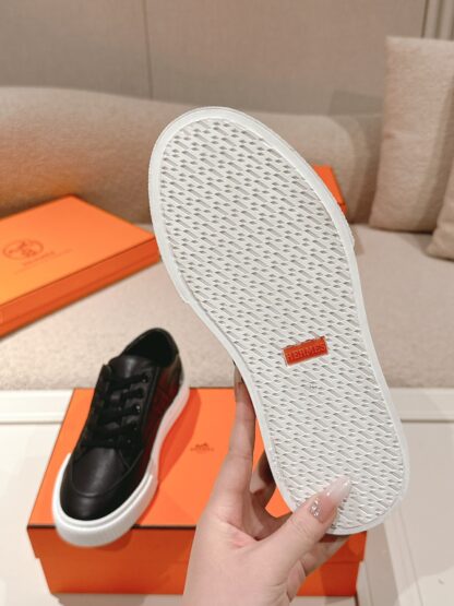 Hermes white and black couple fashion casual skateboard shoes - Image 9
