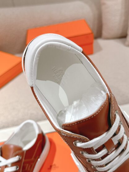 Hermes brown and white couple's stylish casual skateboard shoes - Image 9
