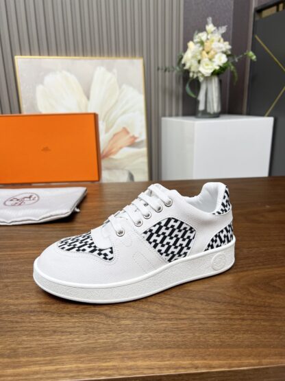 Hermes flat-soled stylish lightweight white and black sports casual shoes - Image 8