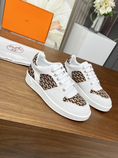 Hermes flat-soled stylish lightweight white and brown sports casual shoes - Image 8