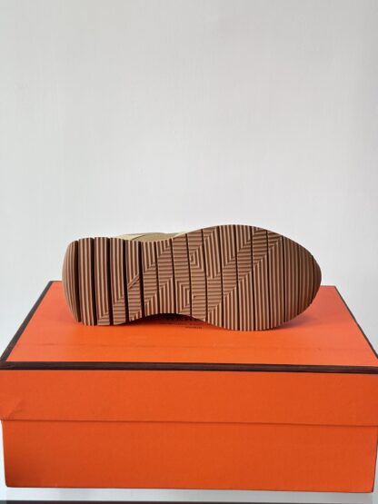Hermès lightweight and versatile fashion apricot orange color matching sneakers - Image 9
