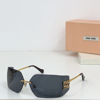 Miu Miu trendy fashion sunglasses - Image 10