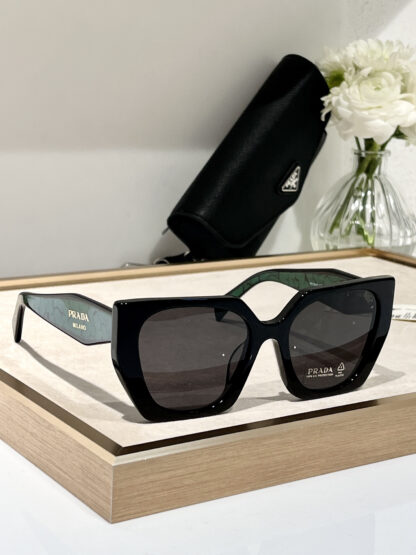 Prada fashion trend sunglasses - Image 9