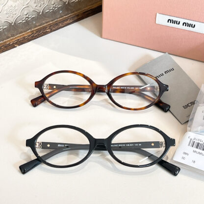 Miu Miu trendy fashion sunglasses - Image 10