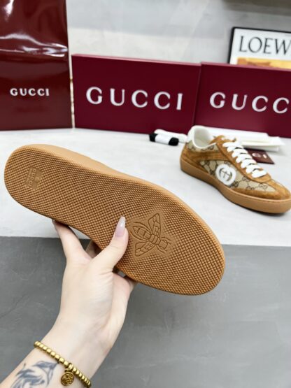 Gucci classic design German training elements catwalk model - Image 10