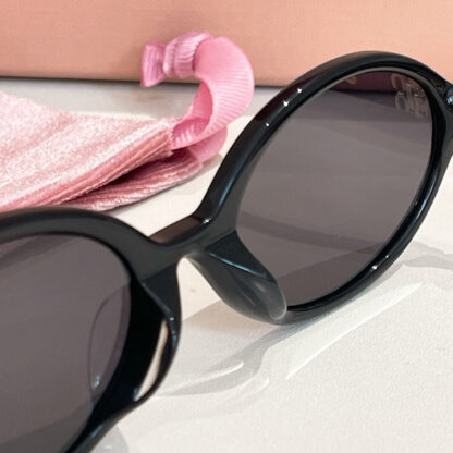 Miu Miu trendy fashion sunglasses - Image 10