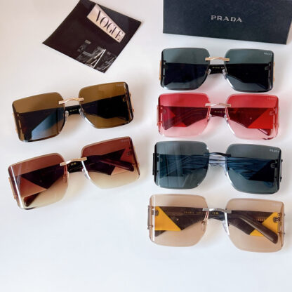 Prada fashion trend sunglasses - Image 9