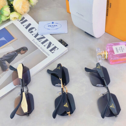 Prada fashion trend sunglasses - Image 9