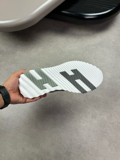 Hermès gray and white color matching embroidery brand temperament thick-soled casual shoes - Image 9